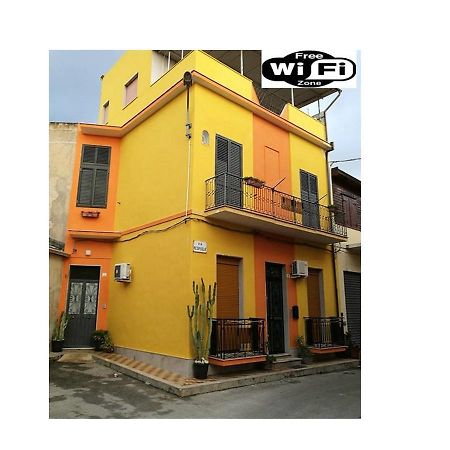 Happy House Wifi Free Bici Free Apartment Avola Bagian luar foto